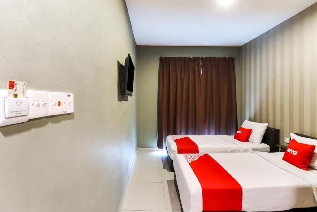 Parc Hotel Pelangi Damansara Петалинг-Джая Экстерьер фото